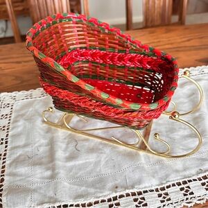 Christmas Sleigh with Gold Accents
